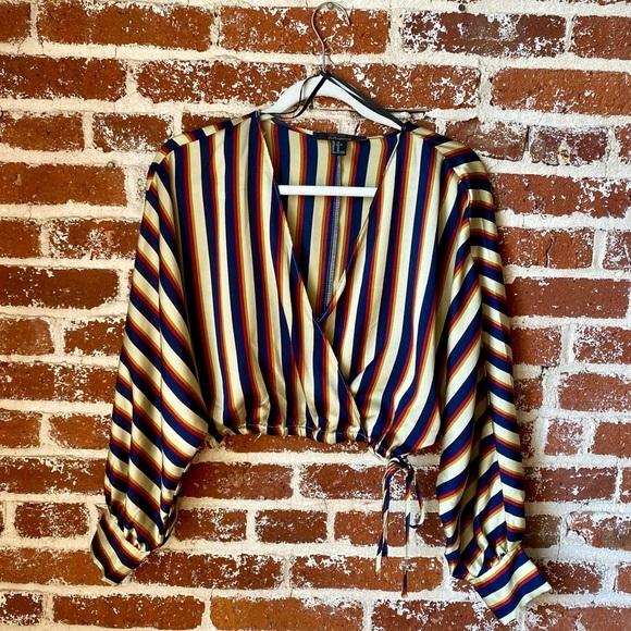 Forever 21 contemporary striped crop top - Picture 8 of 9